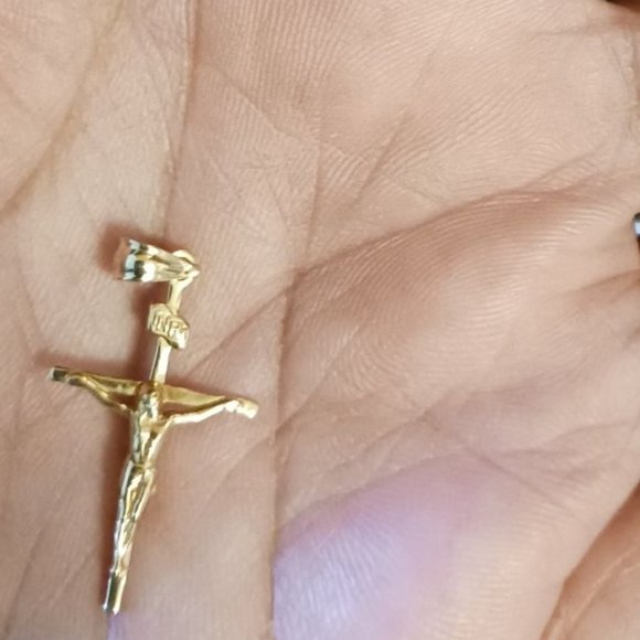 10 KT Yellow Gold Crucifix Charm - Picture 1 of 6
